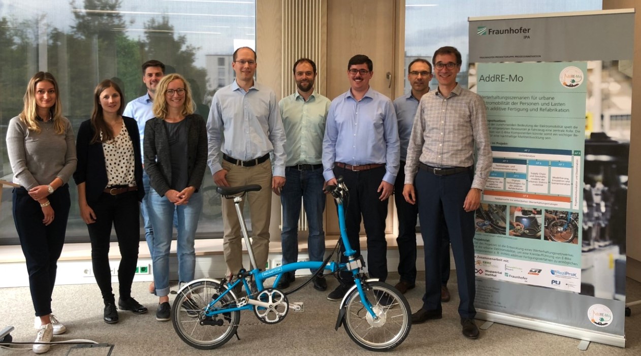 Die Projektpartner beim Kick-off-Treffen in Bayreuth (v.l.): Natalia Morkwitsch (O.R. Lasertechnologie GmbH), Carina Koop (Wuppertal Institut), Christopher Häfner (Fraunhofer IPA), Laura Jantz-Klinkner (Umweltcluster Bayern), Philipp Walczak, Abraham Flothow (Electric Bike Solutions GmbH), Jan Koller, Oliver Oechlse, Professor Frank Döpper (Fraunhofer IPA).